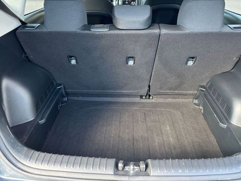 Used 2025 Kia Soul LX w/ LX Technology Package FWD image 30