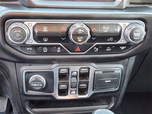 Used 2021 Jeep Wrangler Unlimited Sahara image 14