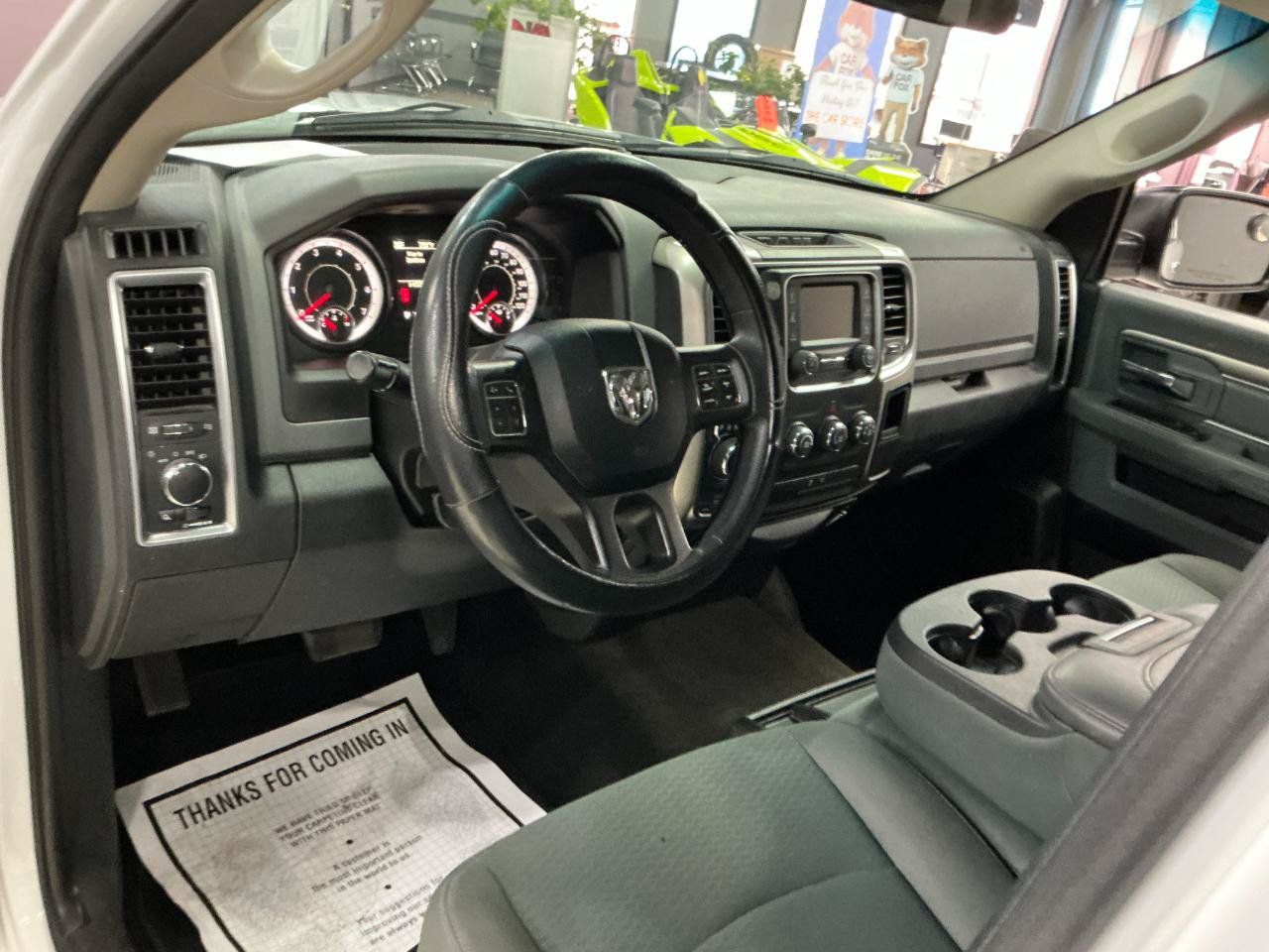 Used 2017 RAM 1500 Classic SLT AWD/4WD image 14
