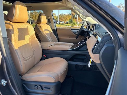 New 2026 INFINITI QX80 Luxe w/ Cargo Package image 22