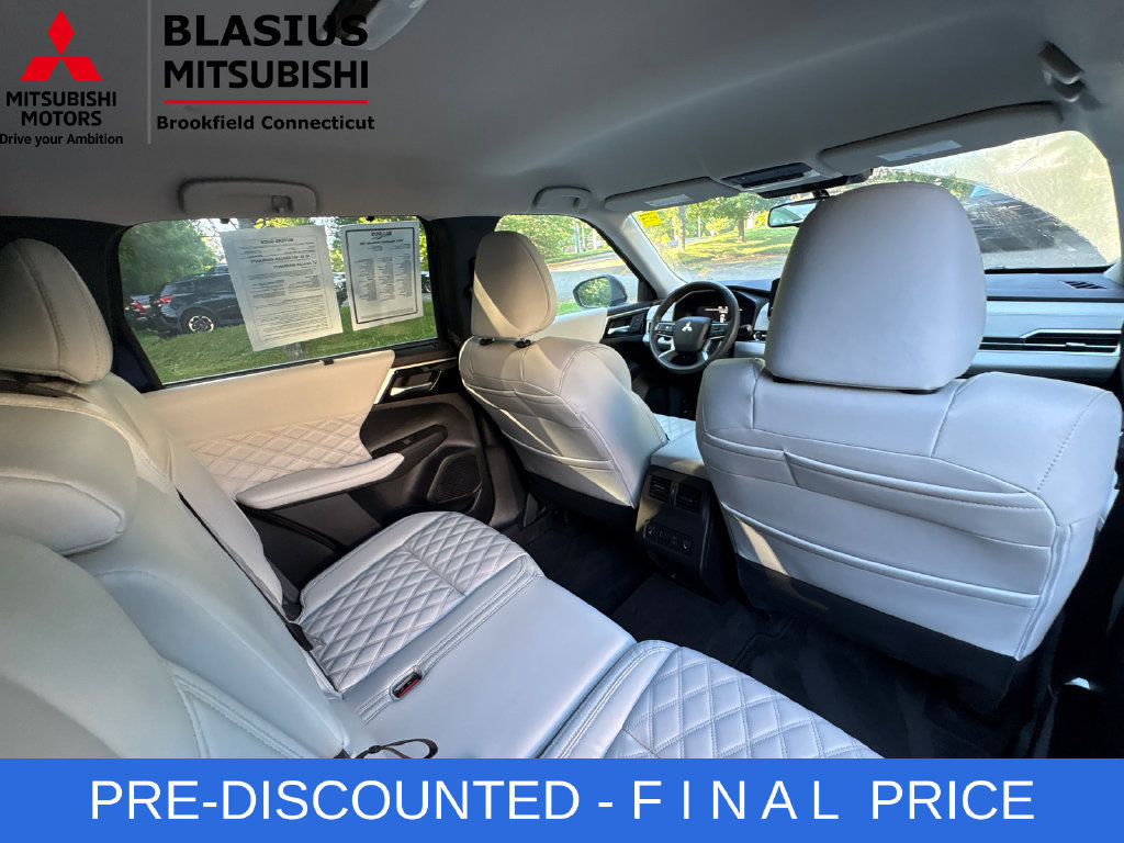 Used 2024 Mitsubishi Outlander SEL AWD/4WD image 33