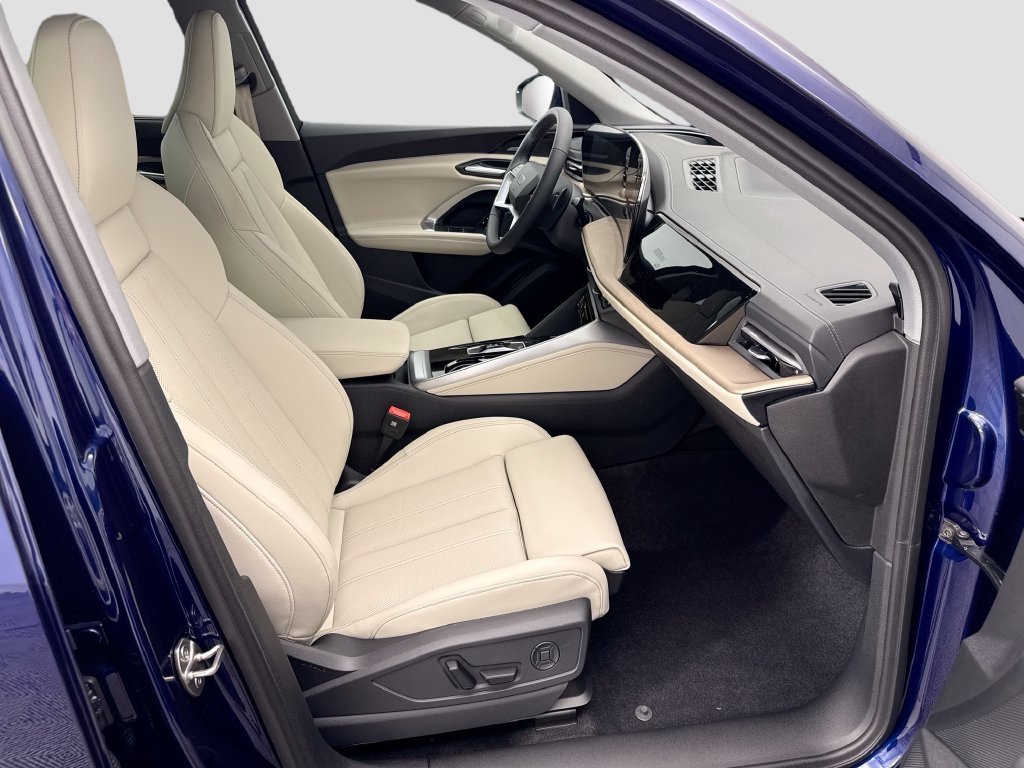 Certified 2025 Audi Q5 Premium Plus w/ Premium Plus AWD/4WD image 19