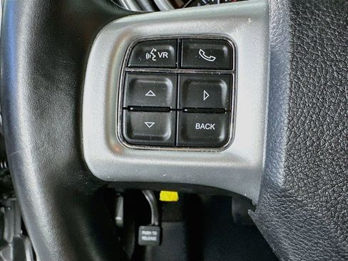 Used 2019 Dodge Journey SE w/ Connectivity Group FWD image 23