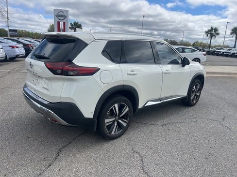 Used 2021 Nissan Rogue Platinum image 5