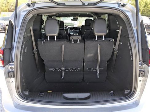 New 2026 Chrysler Pacifica Select FWD image 12