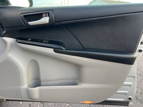 Used 2014 Toyota Camry FWD image 18