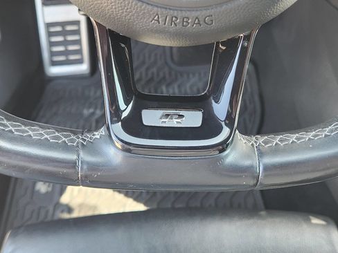 Used 2019 Volkswagen Golf R 4-Door image 22