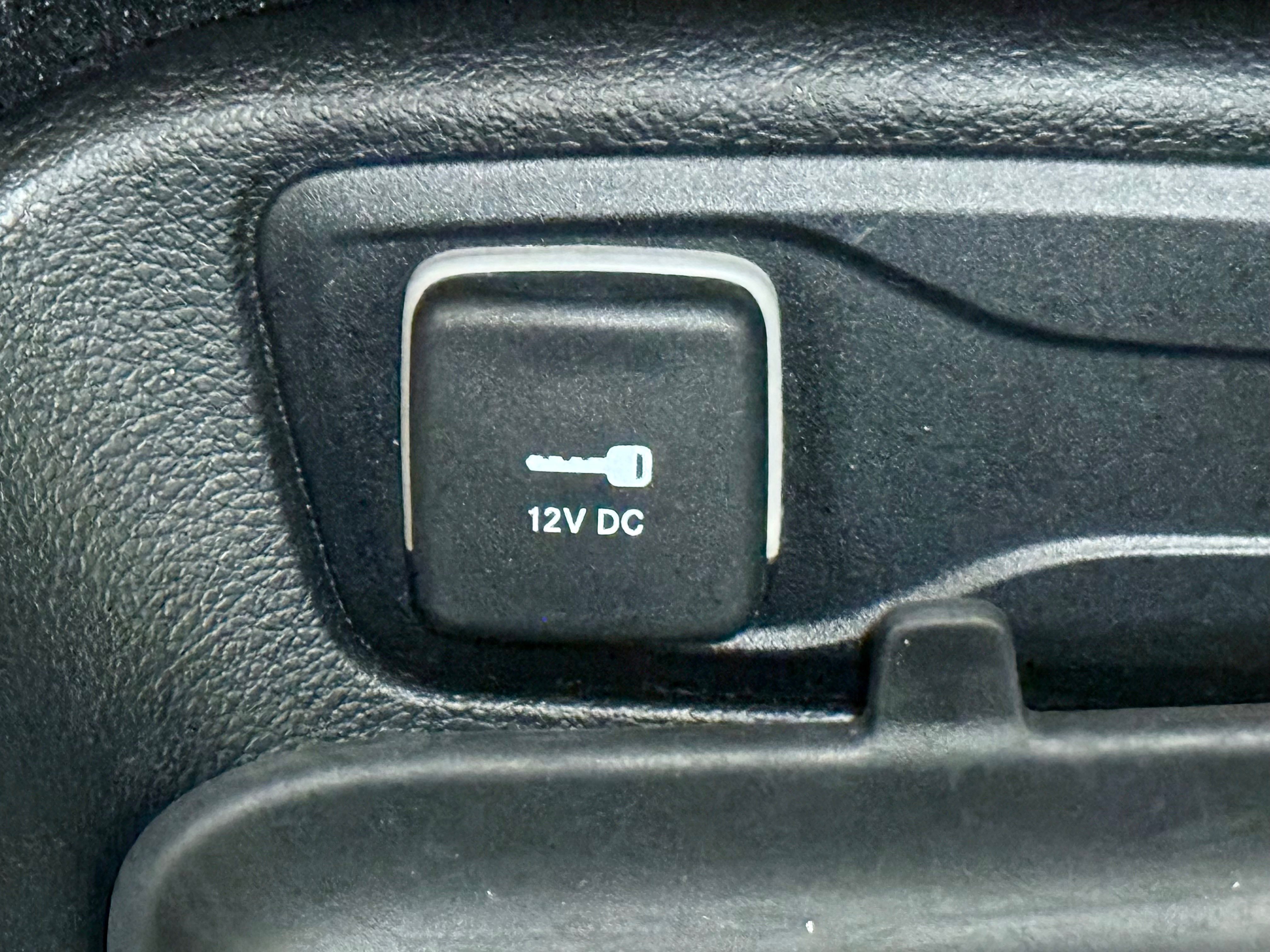 Certified 2023 Chrysler Pacifica Touring-L w/ Uconnect Theater Family Group AWD/4WD image 32