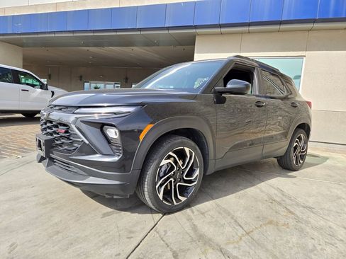 Used 2024 Chevrolet TrailBlazer RS AWD/4WD image 2