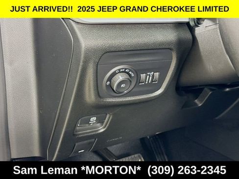 New 2025 Jeep Grand Cherokee Limited w/ Black Appearance Package image 10