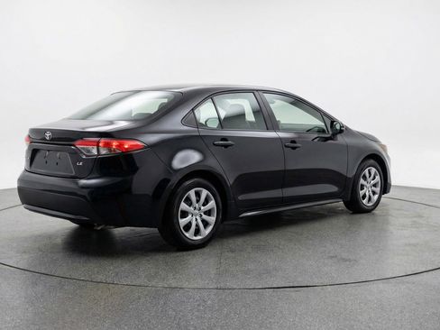 Used 2025 Toyota Corolla LE image 9