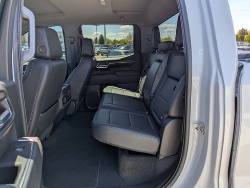 Certified 2022 GMC Sierra 1500 SLT w/ SLT Premium Package AWD/4WD image 31