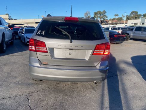 Used 2019 Dodge Journey SE image 7