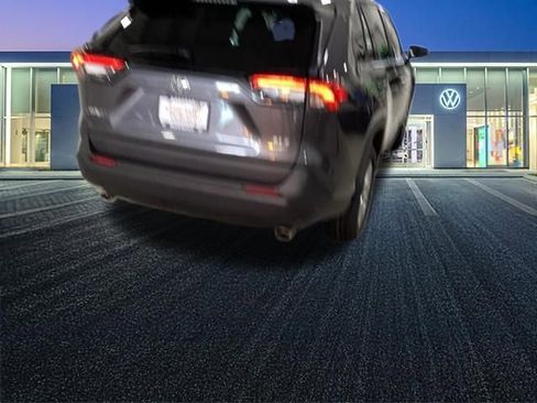 Used 2025 Toyota RAV4 XLE AWD/4WD image 24