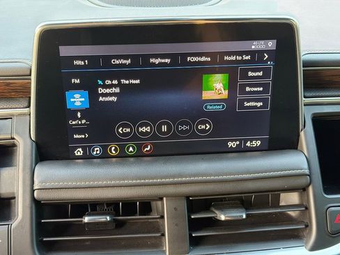 Used 2021 Chevrolet Tahoe Premier w/ Premium Package image 31