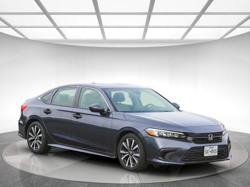 Used 2023 Honda Civic EX image 4