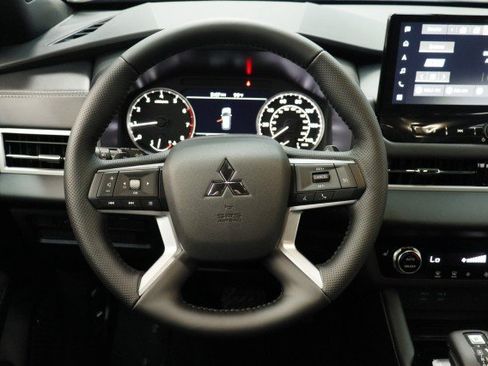 New 2026 Mitsubishi Outlander LE FWD image 21