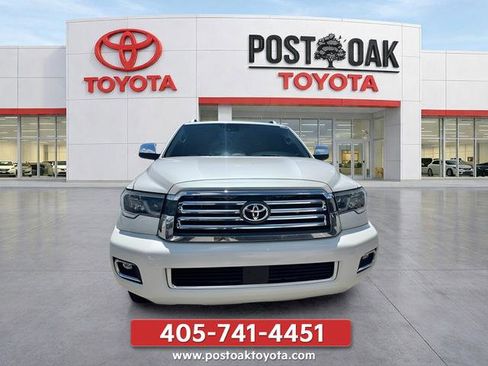 Used 2018 Toyota Sequoia Platinum RWD image 2