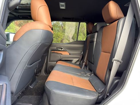 Certified 2025 Lexus GX 550 w/ Accessory Package (Z1) AWD/4WD image 11