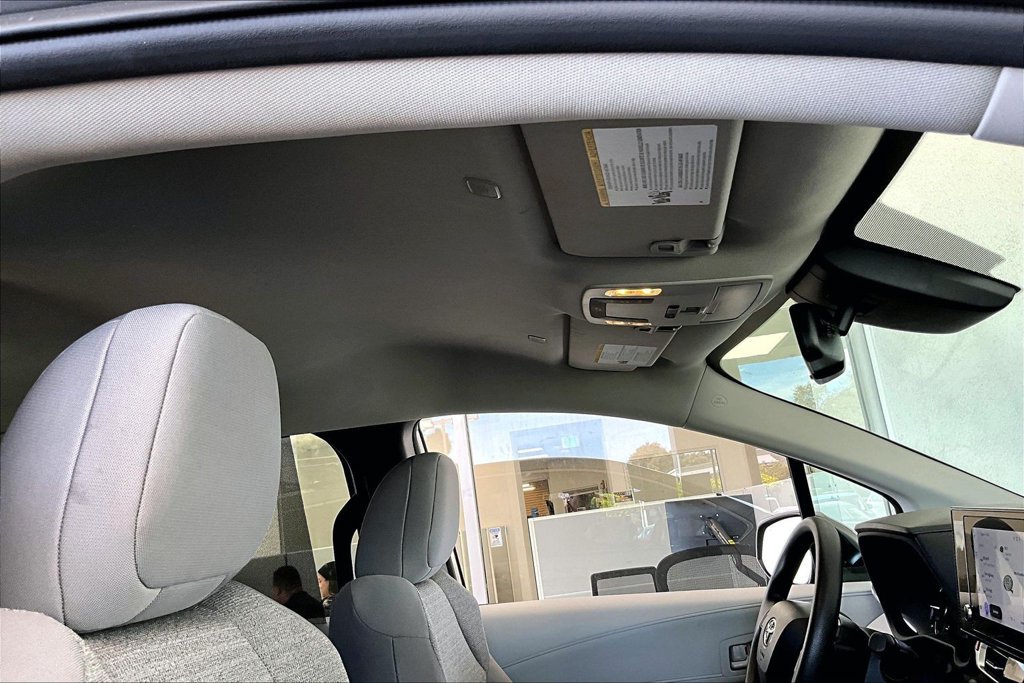 Certified 2026 Toyota Sienna LE AWD/4WD image 28