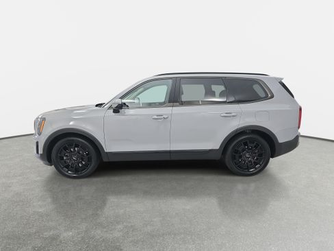 Used 2022 Kia Telluride SX w/ Nightfall Edition Package image 8