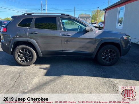 Used 2019 Jeep Cherokee Trailhawk w/ Cold Weather Group AWD/4WD image 6