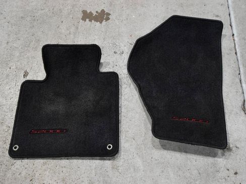 Used 2004 Honda S2000 image 38