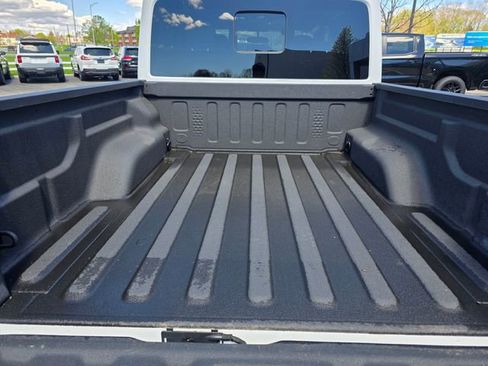 Used 2025 Jeep Gladiator Sport AWD/4WD image 4