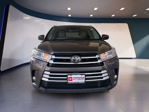 Used 2019 Toyota Highlander SE image 8