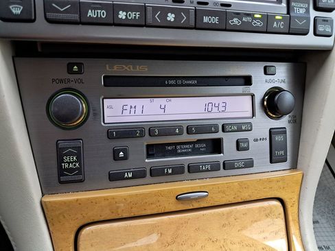 Used 2002 Lexus SC 430 Convertible image 23