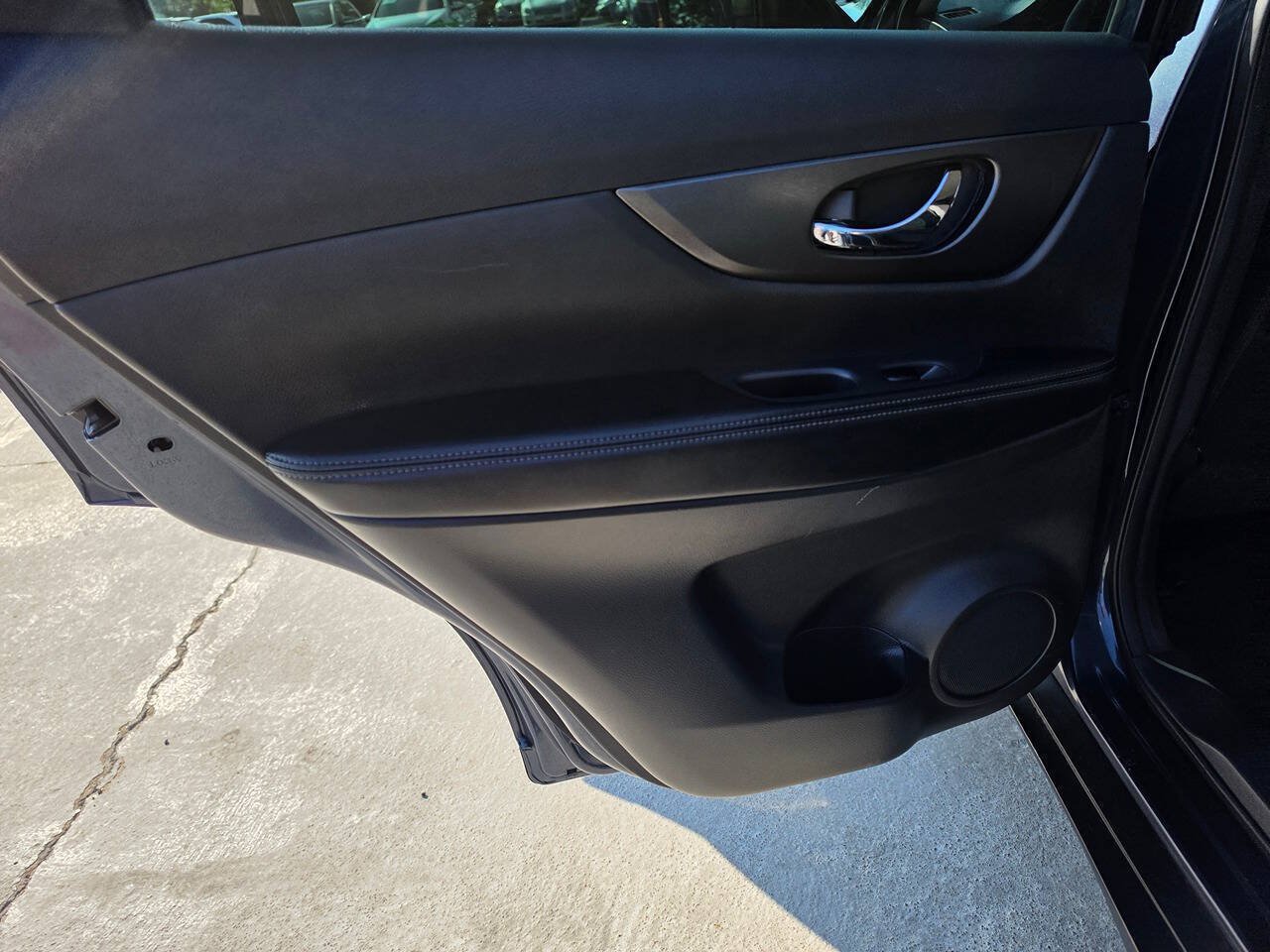 Used 2014 Nissan Rogue S FWD image 18