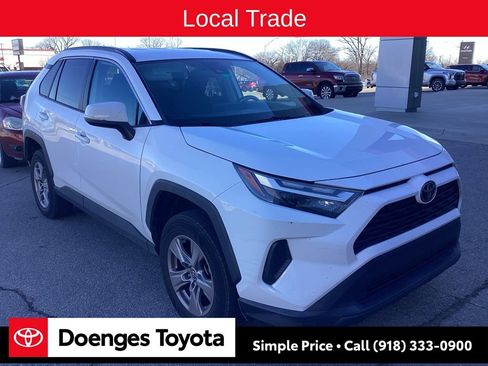 Used 2022 Toyota RAV4 XLE image 1