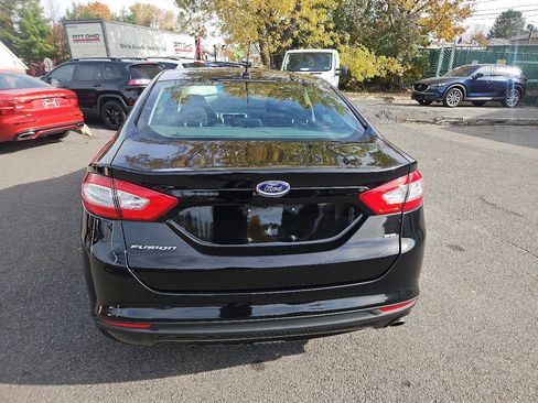 Used 2016 Ford Fusion SE image 4