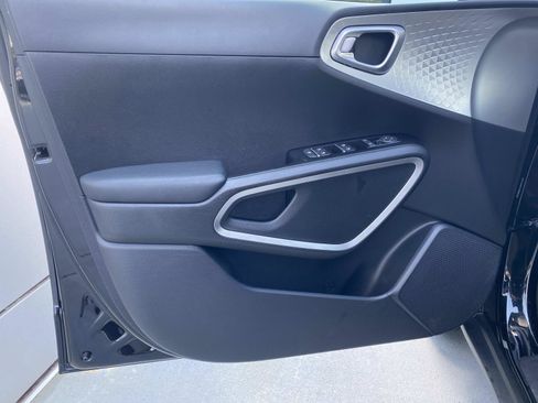Used 2025 Kia Soul S FWD image 14