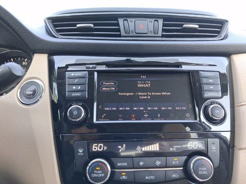 Used 2018 Nissan Rogue SV FWD image 26