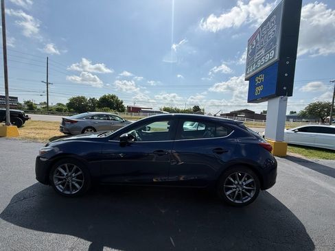 Used 2018 MAZDA MAZDA3 Touring FWD image 7