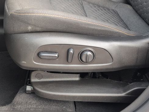 Used 2021 Chevrolet Equinox LT image 15