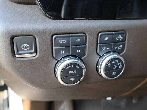 Used 2024 GMC Sierra 1500 SLT w/ SLT Premium Plus Package AWD/4WD image 22