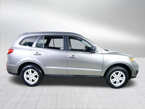 Used 2012 Hyundai Santa Fe GLS image 8