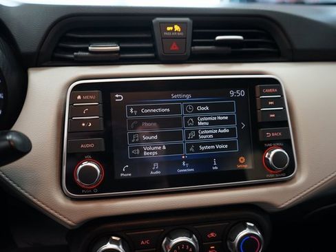 Used 2021 Nissan Versa SV image 30