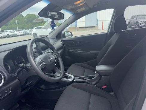 Used 2022 Hyundai Kona SEL w/ Winter Weather Package AWD/4WD image 5