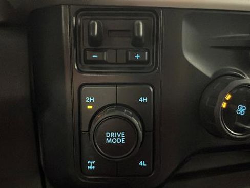 Used 2024 Ford F250 XLT AWD/4WD image 28