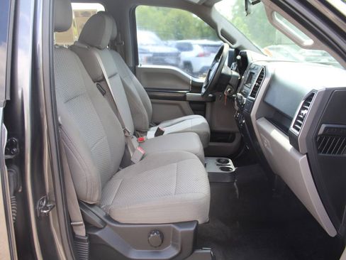 Used 2016 Ford F150 XLT image 14