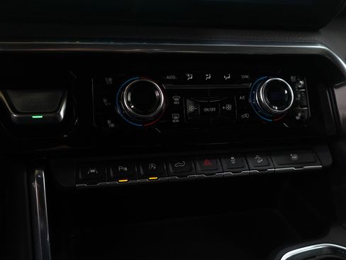 Used 2022 GMC Sierra 1500 Denali w/ Denali Reserve Package image 21