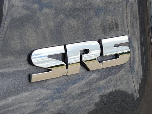 Used 2022 Toyota Tacoma SR5 RWD image 13