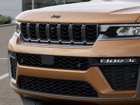 New 2026 Jeep Grand Cherokee Limited AWD/4WD image 11