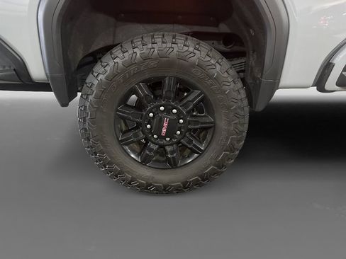 Used 2024 GMC Sierra 2500 AT4 w/ AT4 Premium Plus Package AWD/4WD image 8