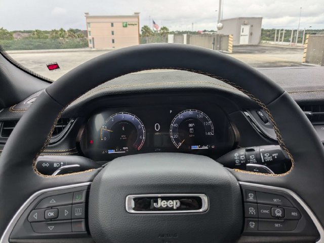 New 2026 Jeep Grand Cherokee Limited AWD/4WD image 32