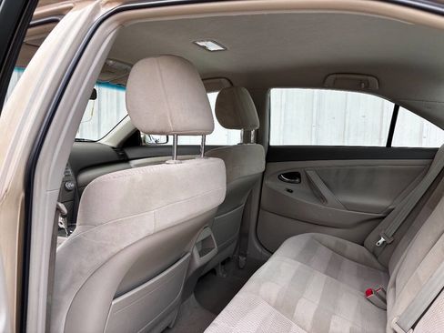 Used 2011 Toyota Camry LE image 13