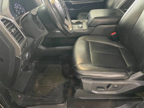 Used 2020 Ford Expedition XLT w/ Equipment Group 202A image 17